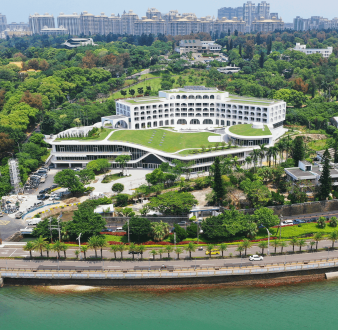 全台首座近零碳園區 將捷集團滬尾園區獲內政部建築能效1+認證